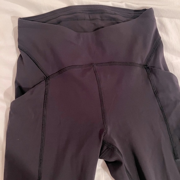 Lululemon Power Thru 25” Tight | Leggings | Black Running Tights | Size 4 - Picture 9 of 9